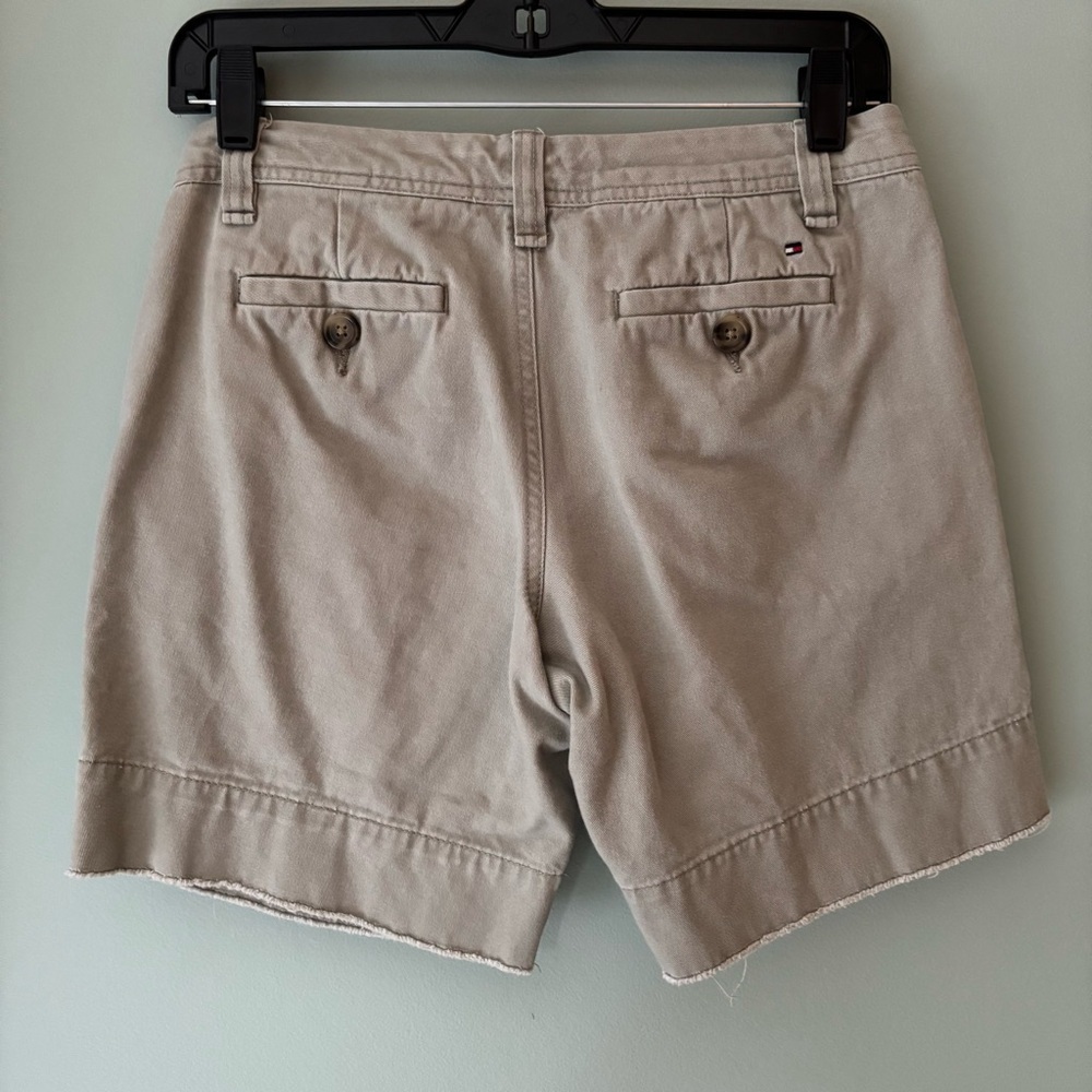 Tommy Hilfiger Women’s Size 2 Classic Fit Cargo Shorts, Light Green/Khaki - Picture 3 of 3
